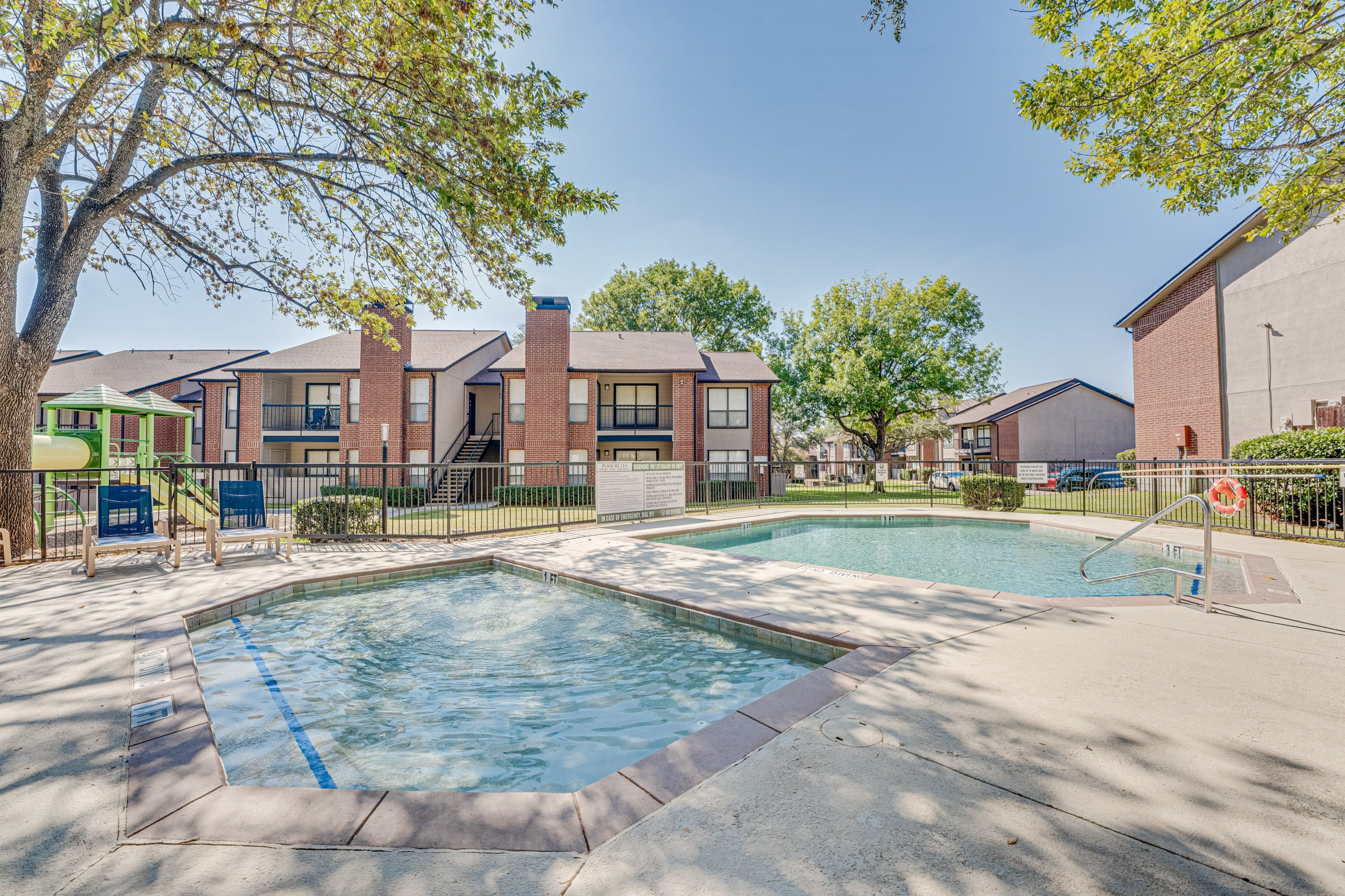 Poolside Lounge Space at Bardin Oaks Apartments, Texas
